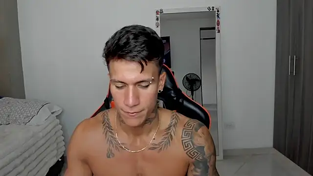 pettergrey1 online show from February 11, 9:47 pm