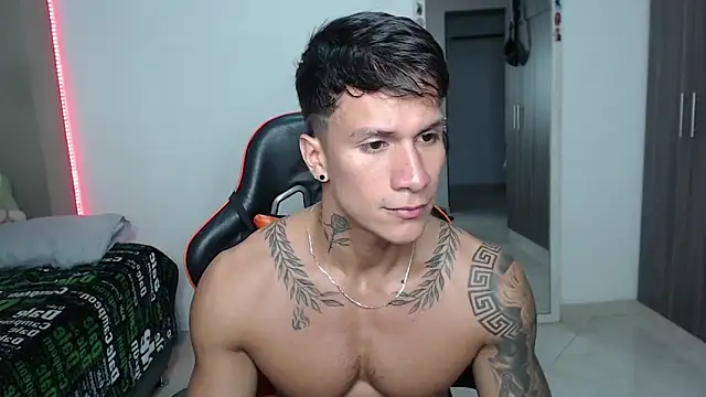 pettergrey1 online show from April 13, 8:02 pm