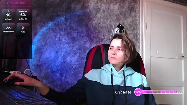 womanstrong78 online show from September 24, 5:47 am