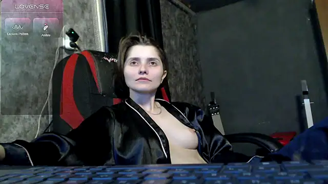 womanstrong78 online show from March 26, 1:48 am