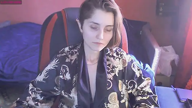 womanstrong78 online show from March 12, 8:30 am