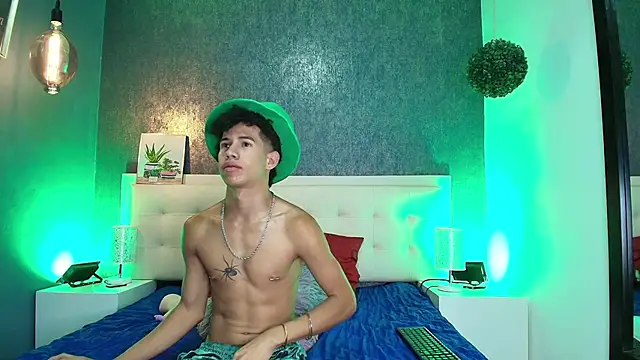 Snapshot of Erick_Zhimerman chatting on March 18, 6:39 am Erick Zhimerman online show from March 18, 6:39 am