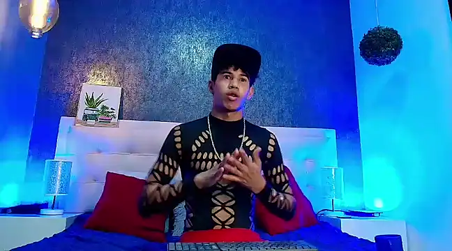 Snapshot of Erick_Zhimerman chatting on February 24, 6:27 am Erick Zhimerman online show from February 24, 6:27 am