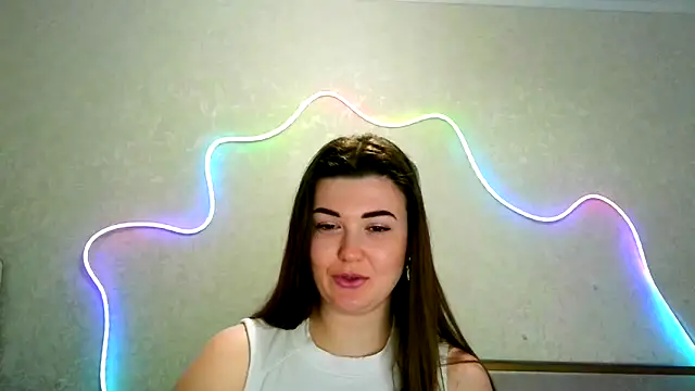 Snapshot of SeductiveTati chatting on November 21, 2:10 am SeductiveTati online show from November 21, 2:10 am