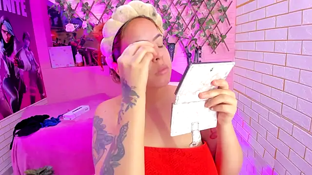 marcellaa303av online show from April 9, 11:33 pm