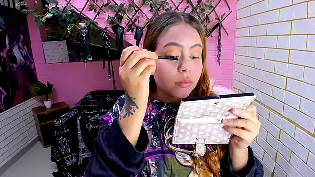 marcellaa303av online show from December 17, 3:33 am