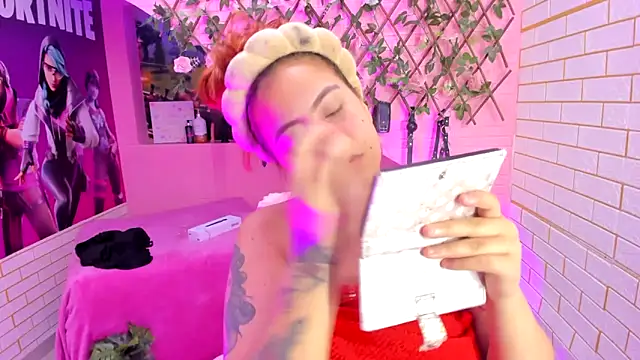 marcellaa303av online show from April 18, 1:30 am