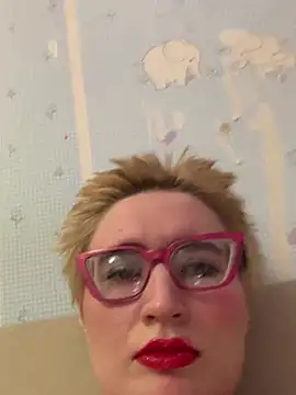 Charlotteeroseee online show from February 9, 1:35 pm