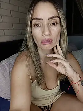 Loly Horny online show from June 12, 1:03 am
