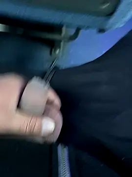 Snapshot of carlosc0f chatting on October 12, 10:16 am carlosc0f online show from October 12, 10:16 am