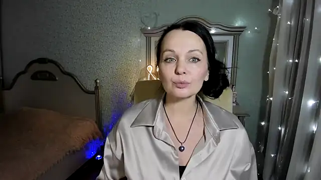 WitchBlueRose online show from February 7, 6:13 pm