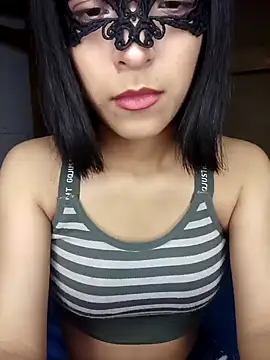 Snapshot of PequeArely chatting on January 4, 9:21 am PequeArely online show from January 4, 9:21 am