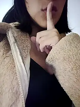 Snapshot of PequeArely chatting on February 6, 9:22 am PequeArely online show from February 6, 9:22 am