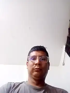 Snapshot of PequeArely chatting on December 30, 6:09 am PequeArely online show from December 30, 6:09 am