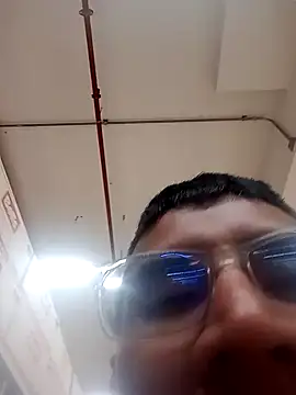 Snapshot of PequeArely chatting on December 14, 9:24 pm PequeArely online show from December 14, 9:24 pm