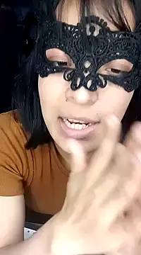 Snapshot of PequeArely chatting on December 5, 11:56 pm PequeArely online show from December 5, 11:56 pm