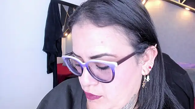 brigittemiller online show from May 28, 1:57 am