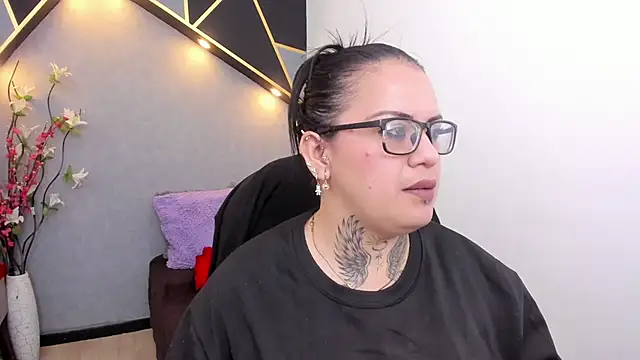 brigittemiller online show from April 29, 2:05 am