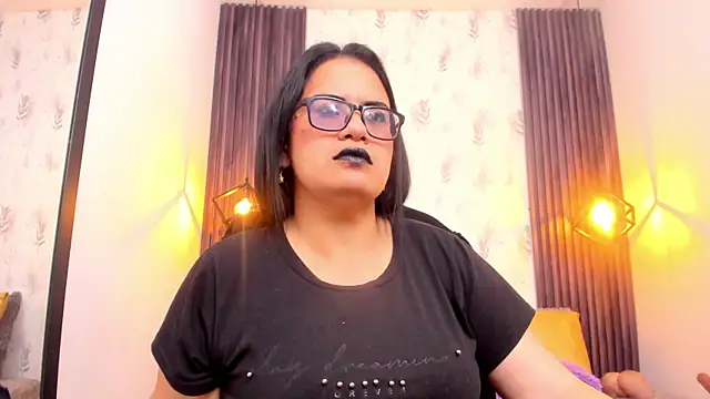 Snapshot of brigittemiller chatting on November 1, 3:39 pm brigittemiller online show from November 1, 3:39 pm