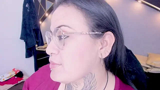 Snapshot of brigittemiller chatting on June 22, 2:17 am brigittemiller online show from June 22, 2:17 am