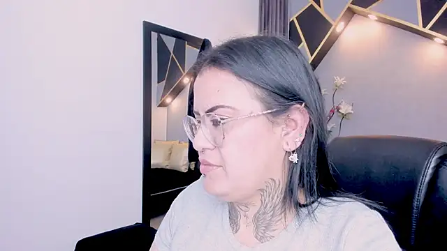 Snapshot of brigittemiller chatting on June 15, 2:23 am brigittemiller online show from June 15, 2:23 am