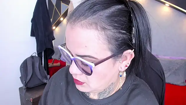 brigittemiller online show from May 20, 1:57 am