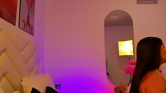 zoe rivers online show from March 15, 11:45 pm