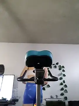 jesicardiente27 online show from December 20, 2:31 pm