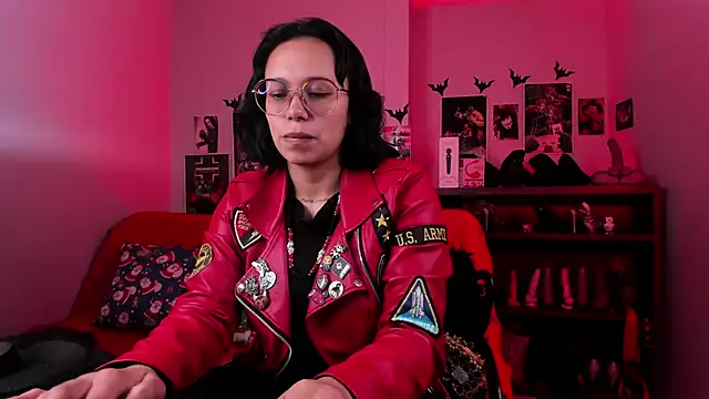 lilith-deveraux online show from December 3, 1:32 pm