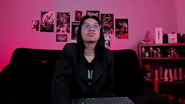 lilith-deveraux online show from October 30, 4:04 pm