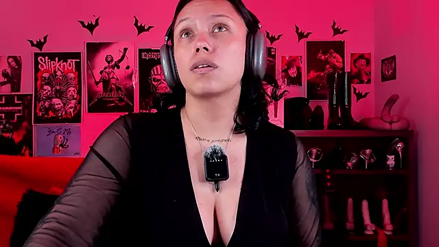 lilith-deveraux online show from April 15, 2:06 am