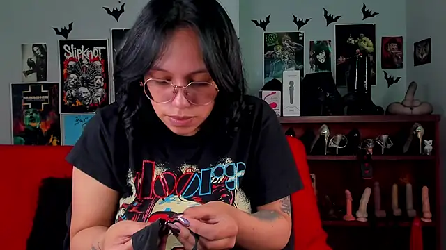 lilith-deveraux online show from May 11, 2:18 pm