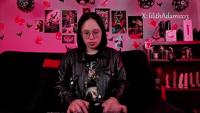 lilith-deveraux online show from November 5, 1:25 pm