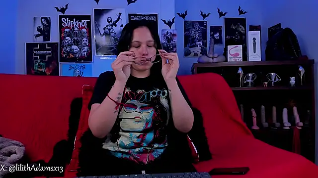 lilith-deveraux online show from March 12, 2:43 pm