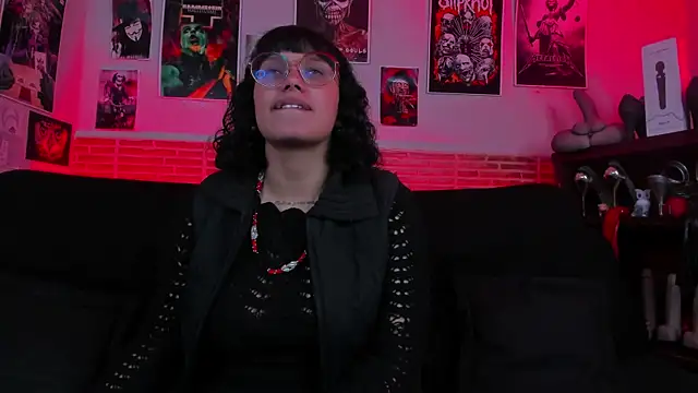Snapshot of lilith-deveraux chatting on October 1, 1:48 pm lilith-deveraux online show from October 1, 1:48 pm