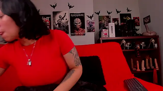 lilith-deveraux online show from May 13, 2:35 pm