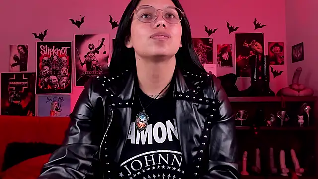 lilith-deveraux online show from April 3, 4:13 pm