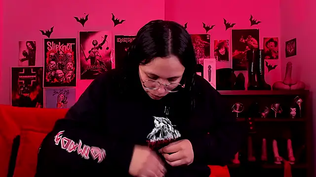 lilith-deveraux online show from April 13, 3:43 am