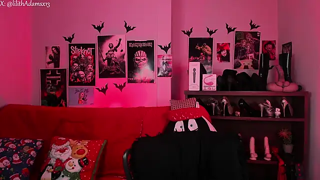 lilith-deveraux online show from December 16, 2:21 pm