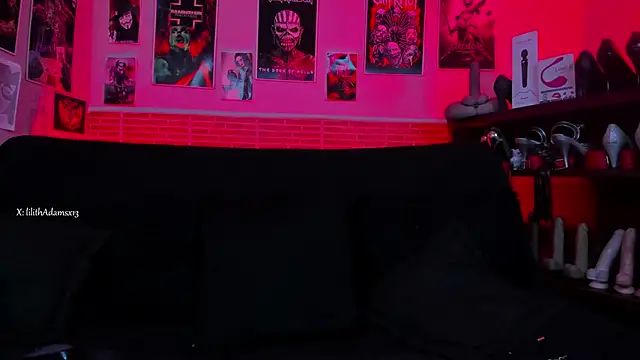 Snapshot of lilith-deveraux chatting on October 14, 12:11 am lilith-deveraux online show from October 14, 12:11 am