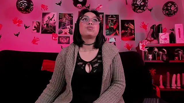 lilith-deveraux online show from November 6, 5:28 pm