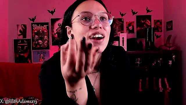 lilith-deveraux online show from April 10, 5:09 pm