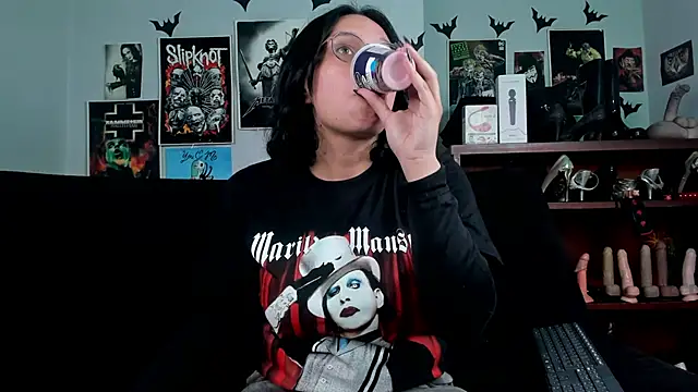 lilith-deveraux online show from June 2, 5:24 pm