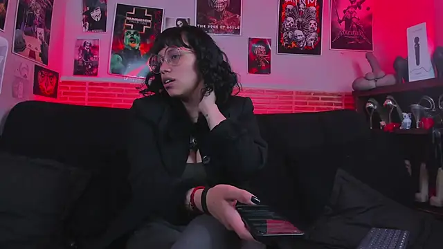 Snapshot of lilith-deveraux chatting on October 4, 2:51 pm lilith-deveraux online show from October 4, 2:51 pm