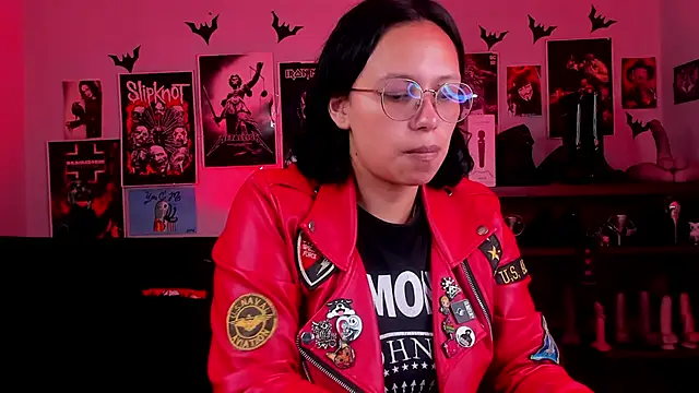 lilith-deveraux online show from May 1, 3:50 pm