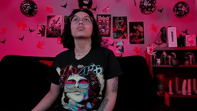 lilith-deveraux online show from November 10, 12:59 am