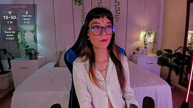 dayanne07 online show from January 8, 8:42 am