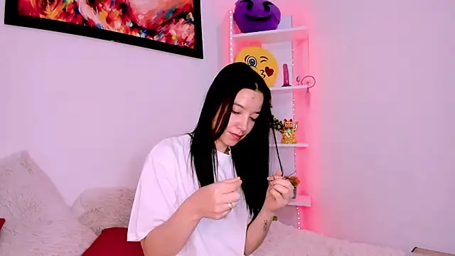 Manuelaa mejiia online show from March 17, 2:01 pm