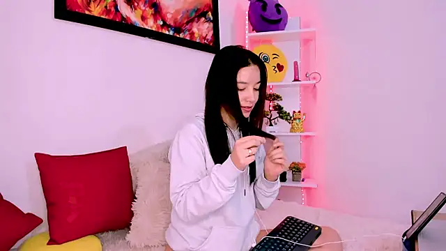 Manuelaa mejiia online show from March 3, 9:05 pm