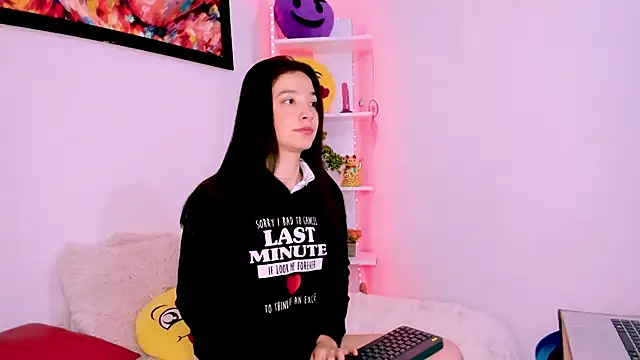 Manuelaa mejiia online show from February 27, 7:58 pm